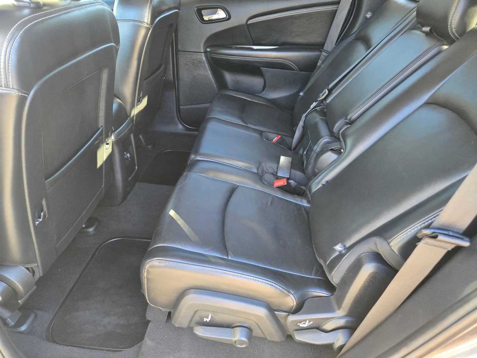 Used 2018  Dodge Crossroad image 13