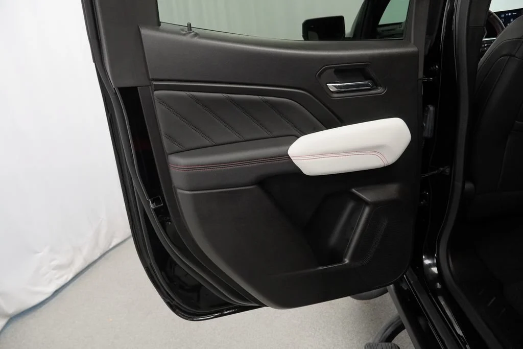 Used 2024 Onyx Black GMC AT4X image 27