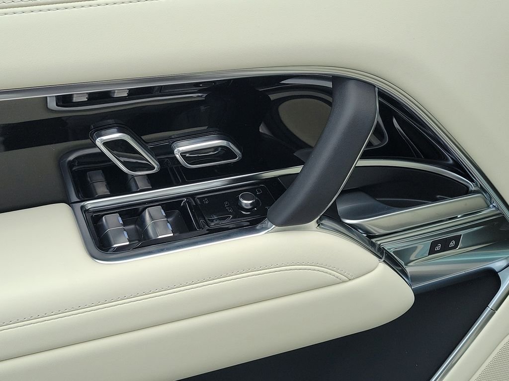 New 2026 Batumi Gold Land Rover SE image 24