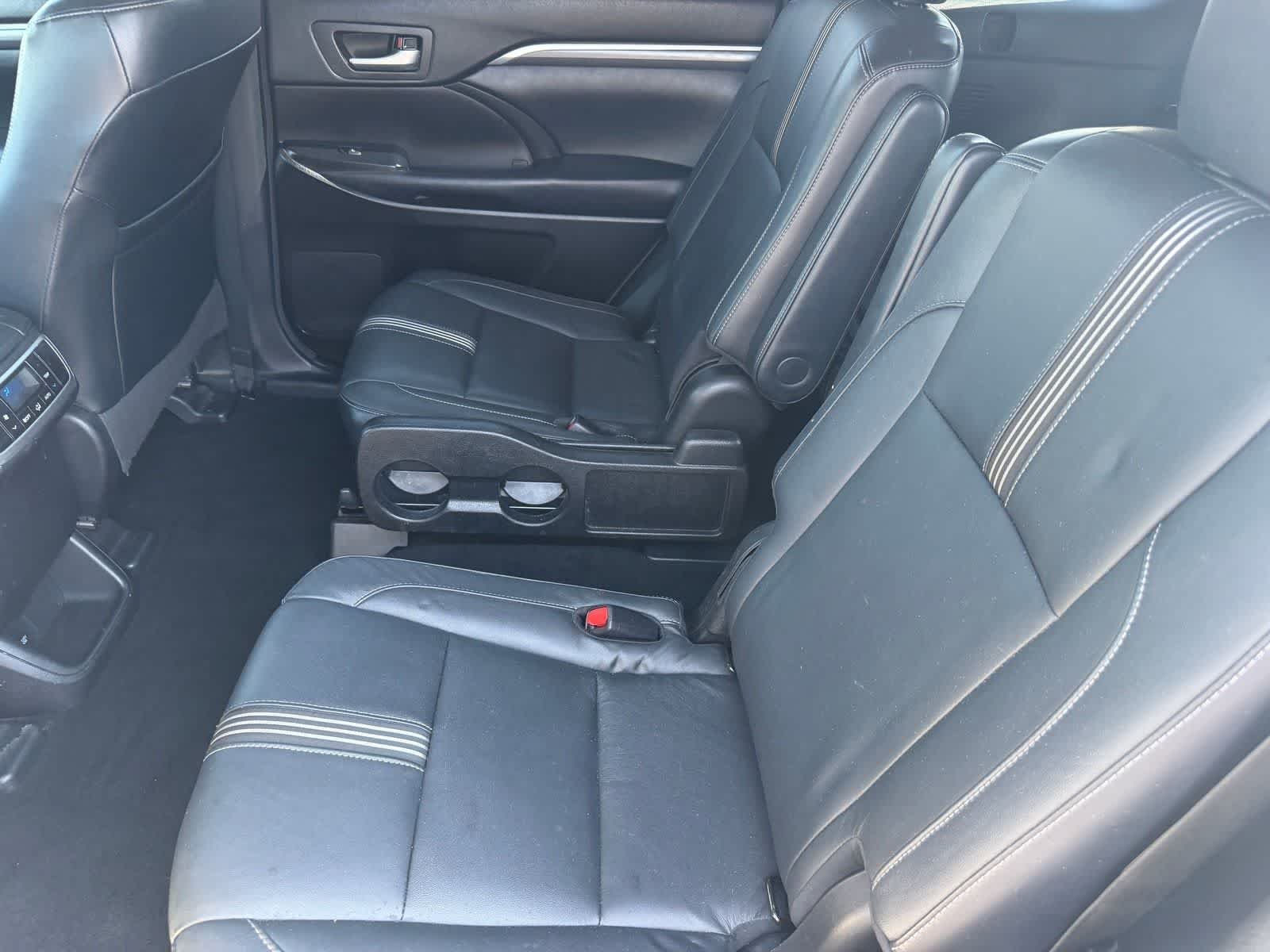 Used 2018 Blizzard Pearl Toyota SE image 12