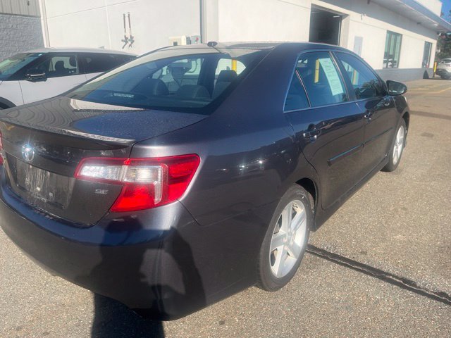Used 2014 Gray Toyota SE image 3