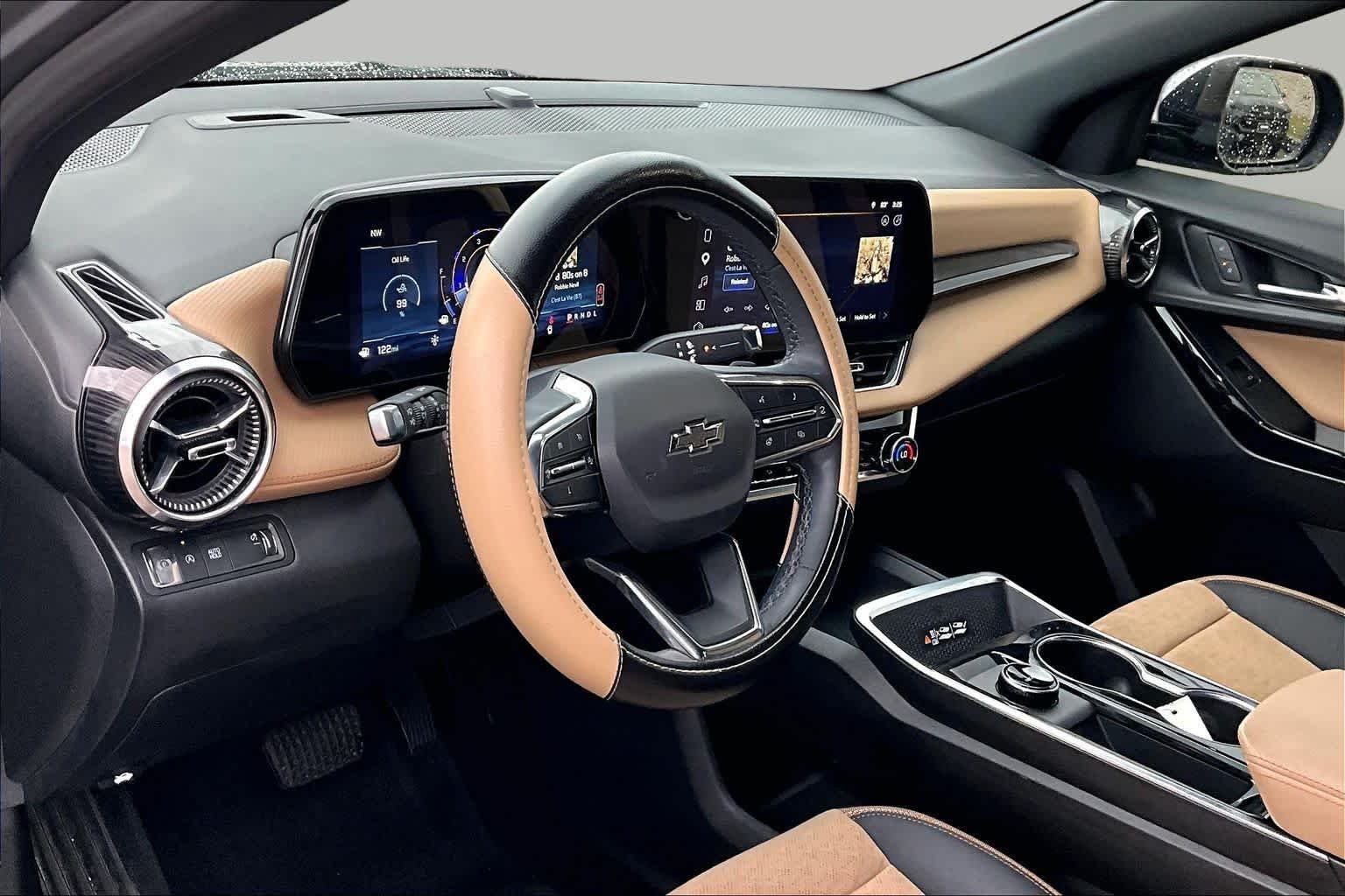 Used 2025 Sterling Gray Metallic Chevrolet FWD ACTIV image 18