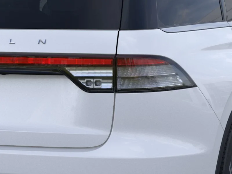 New 2026 Pristine White Metallic Tri-Coat Lincoln Premiere® image 44