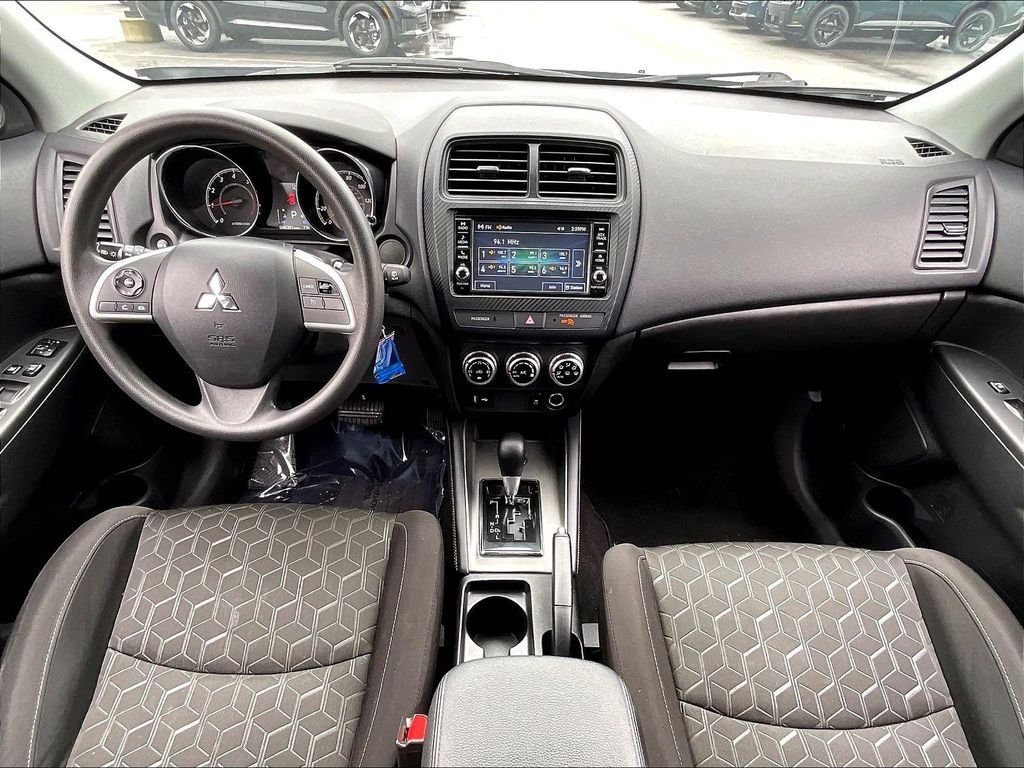 Used 2024 Alloy Silver Metallic Mitsubishi  image 20