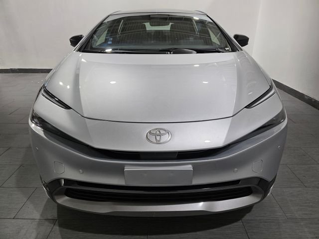 Used 2023  Toyota XLE image 8