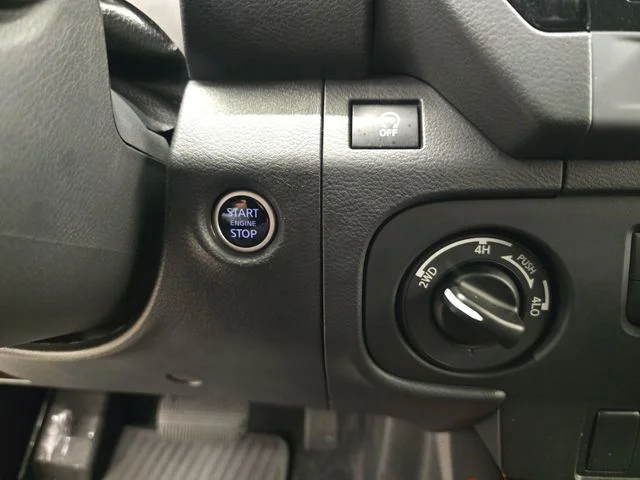 Used 2025 Red Alert Nissan PRO-4X image 28