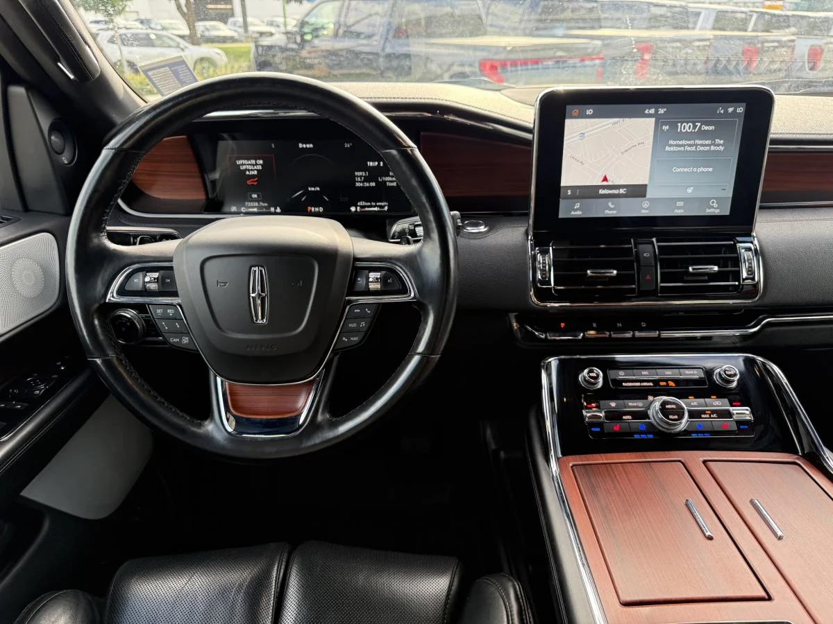 Used 2020 Blue Lincoln Reserve image 21