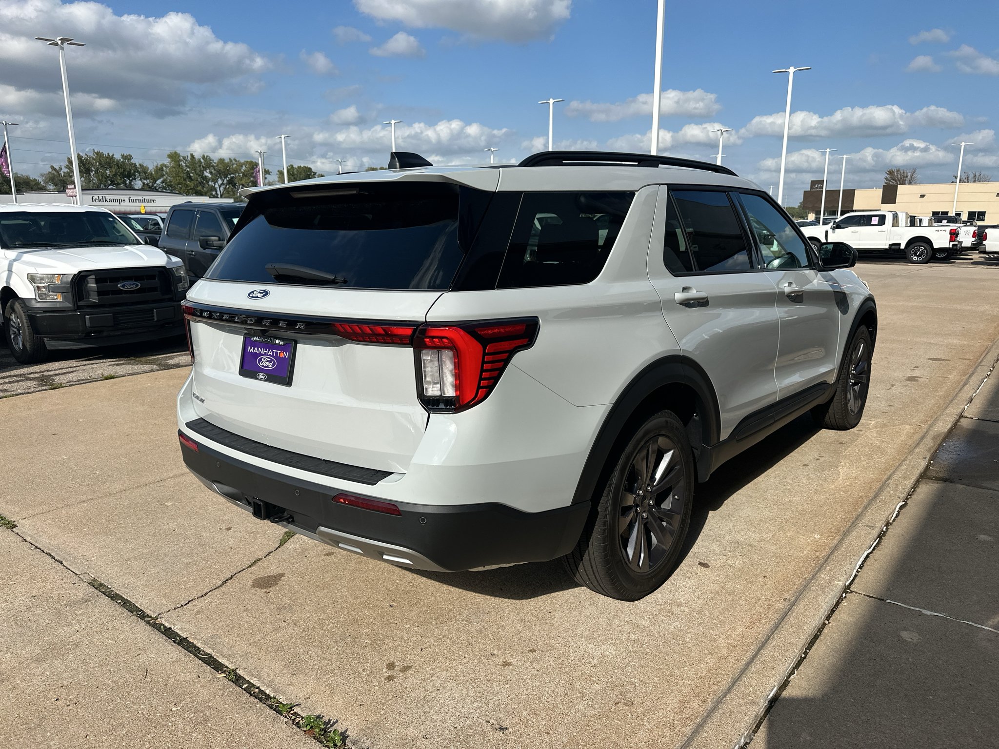 New 2027 Avalanche Gray Ford Active image 10