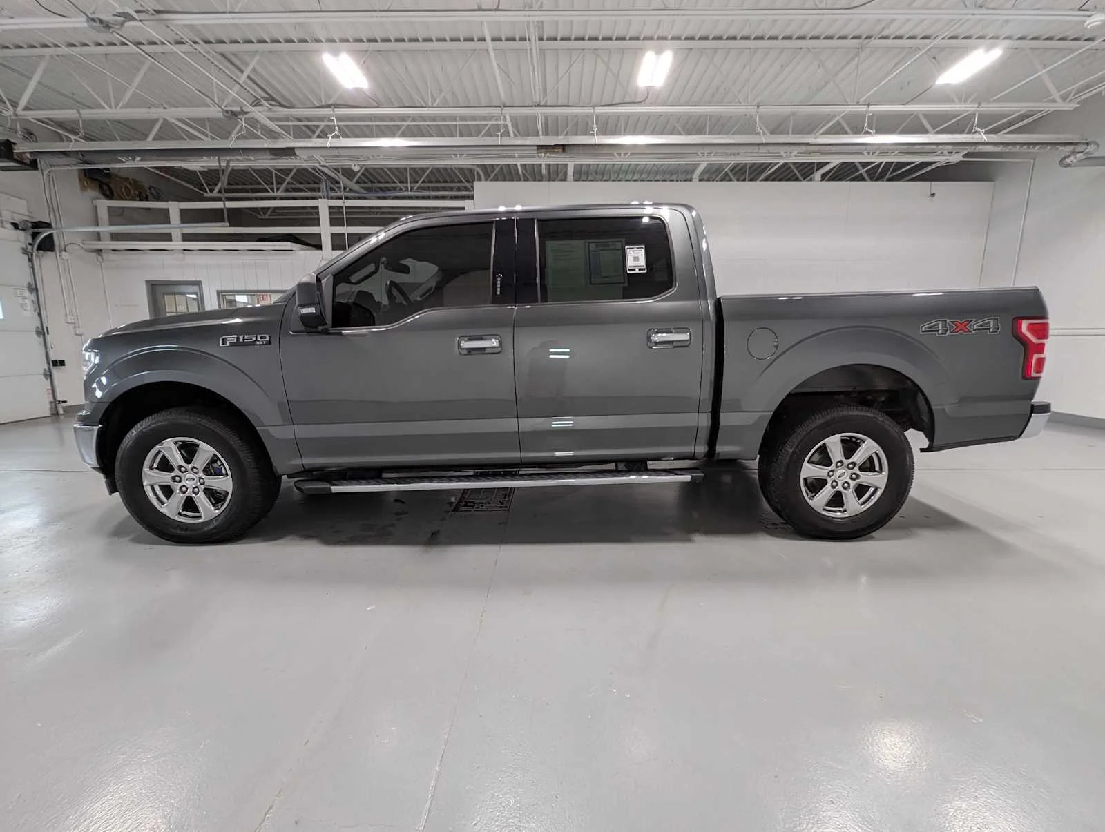 Used 2019 Magnetic Ford XLT image 12