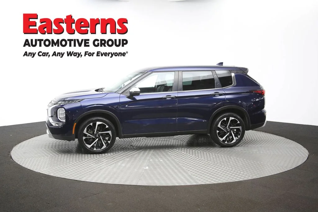 Used 2023 Blue Mitsubishi SE image 59