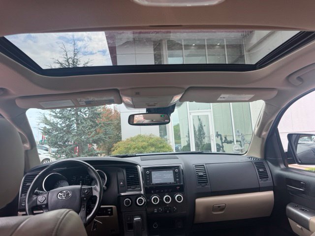 Used 2018 Blue Toyota SR5 image 35