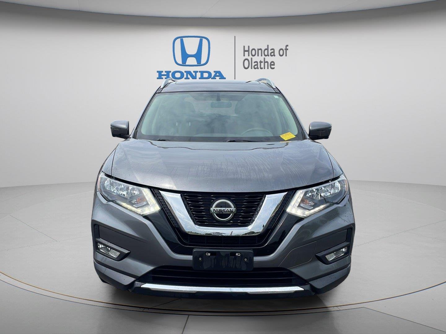 Used 2018 Gun Metallic Nissan SV image 8