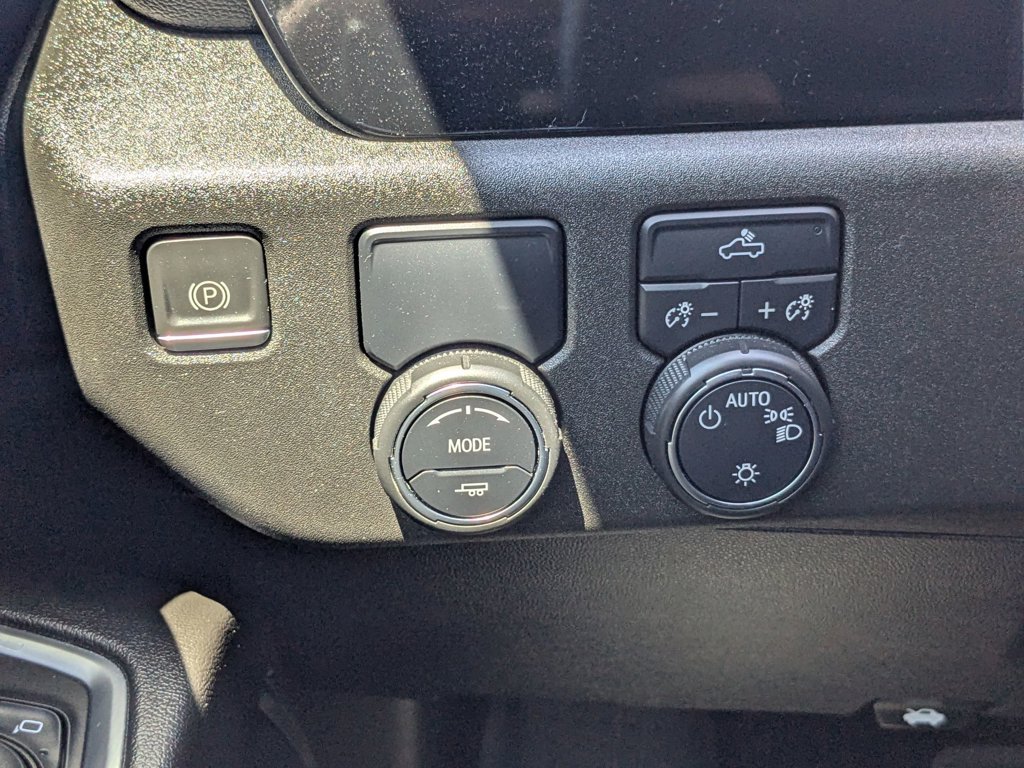 Used 2022 Summit White Chevrolet LT image 21