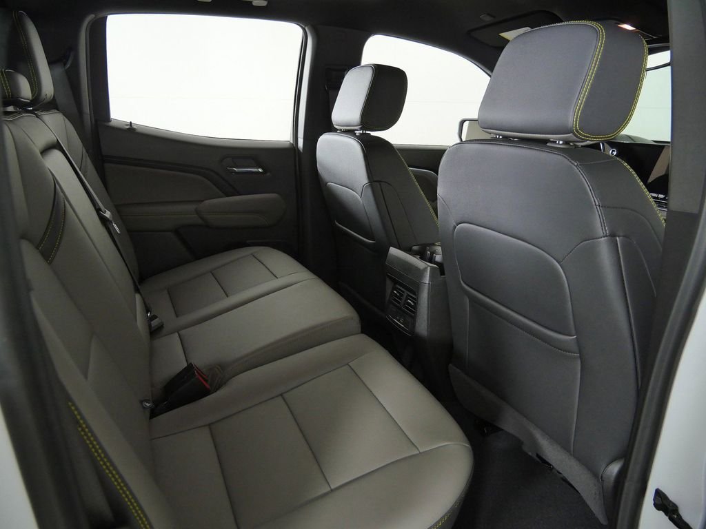 Used 2025 White Chevrolet ZR2 image 25