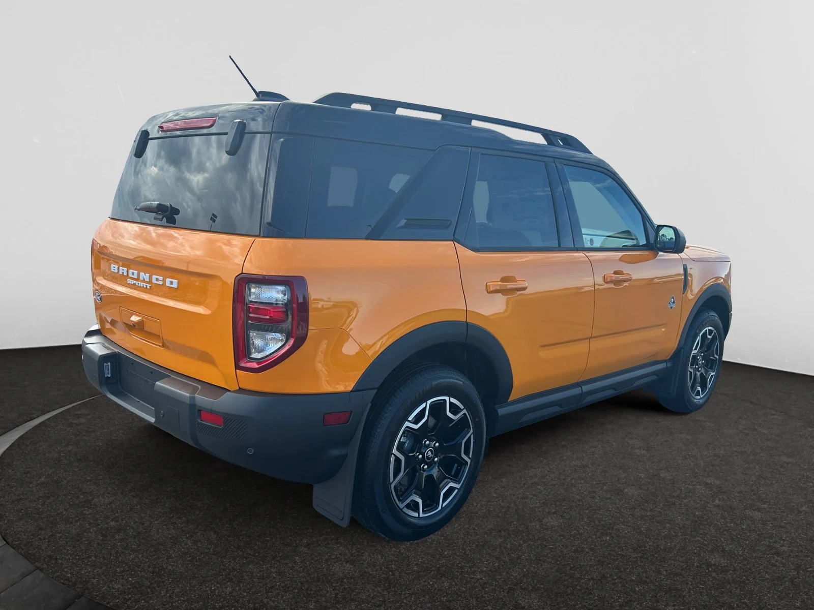 New 2026 Orange Fury Metallic Tri-Coat Ford Outer Banks image 5