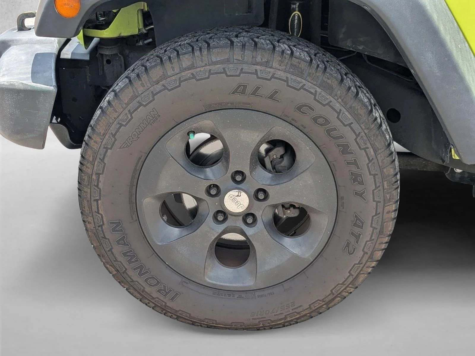 Used 2017 Hypergreen Clearcoat Jeep Sport image 10