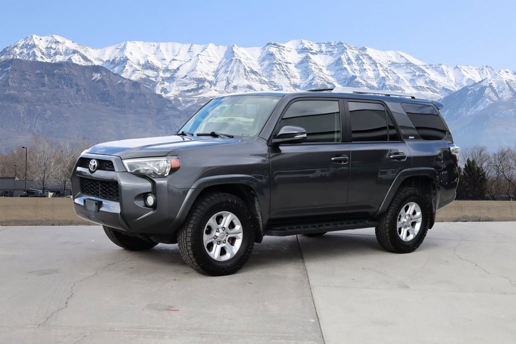 2018 Toyota 4Runner SR5 Premium photo 2