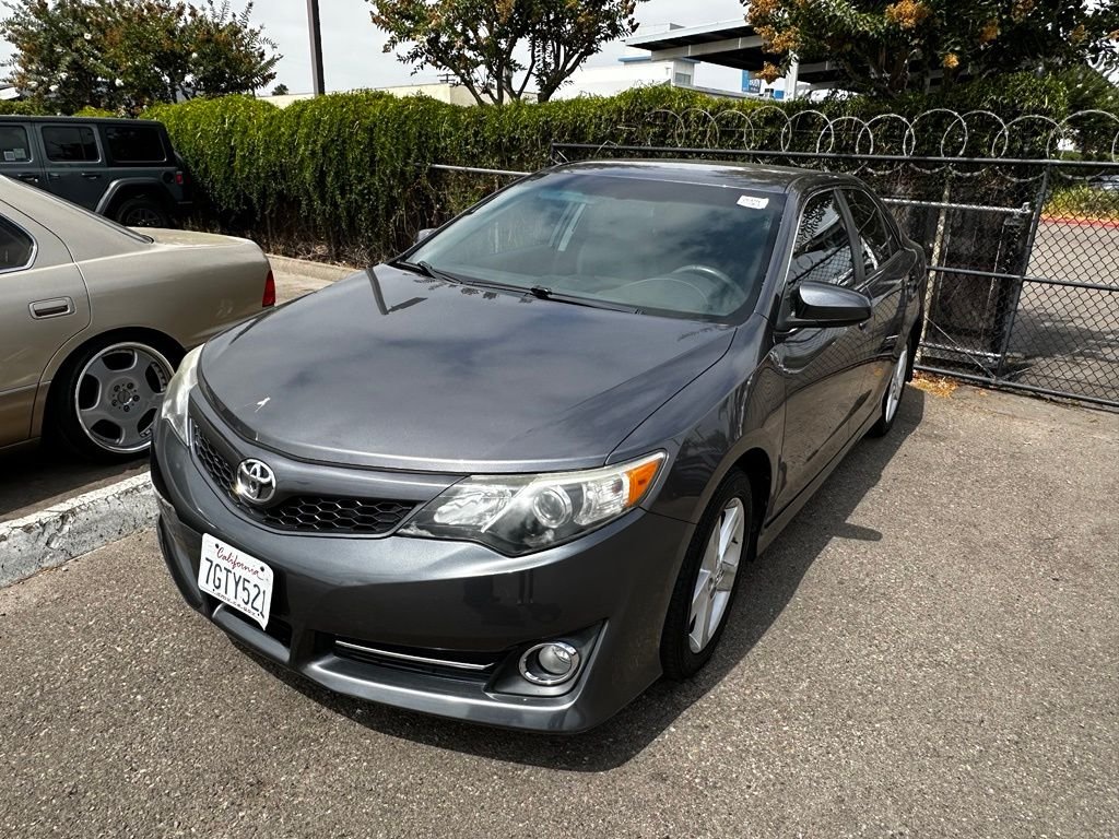 Used 2014 Gray Toyota SE image 9