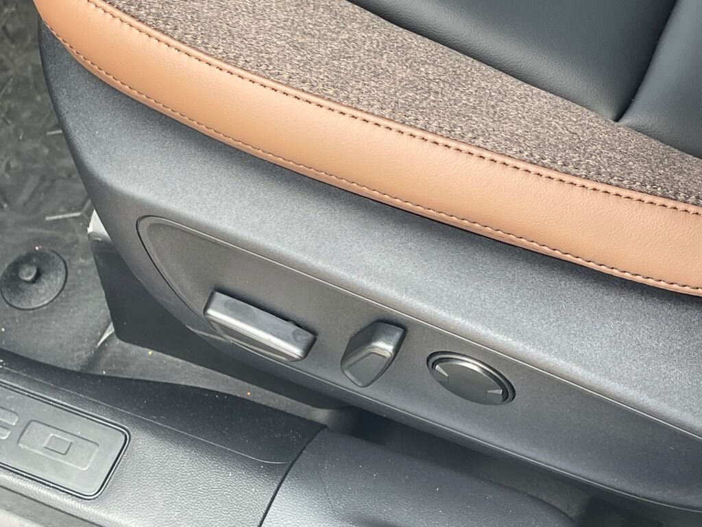New 2026 Carbonized Gray Metallic Ford Outer Banks image 8