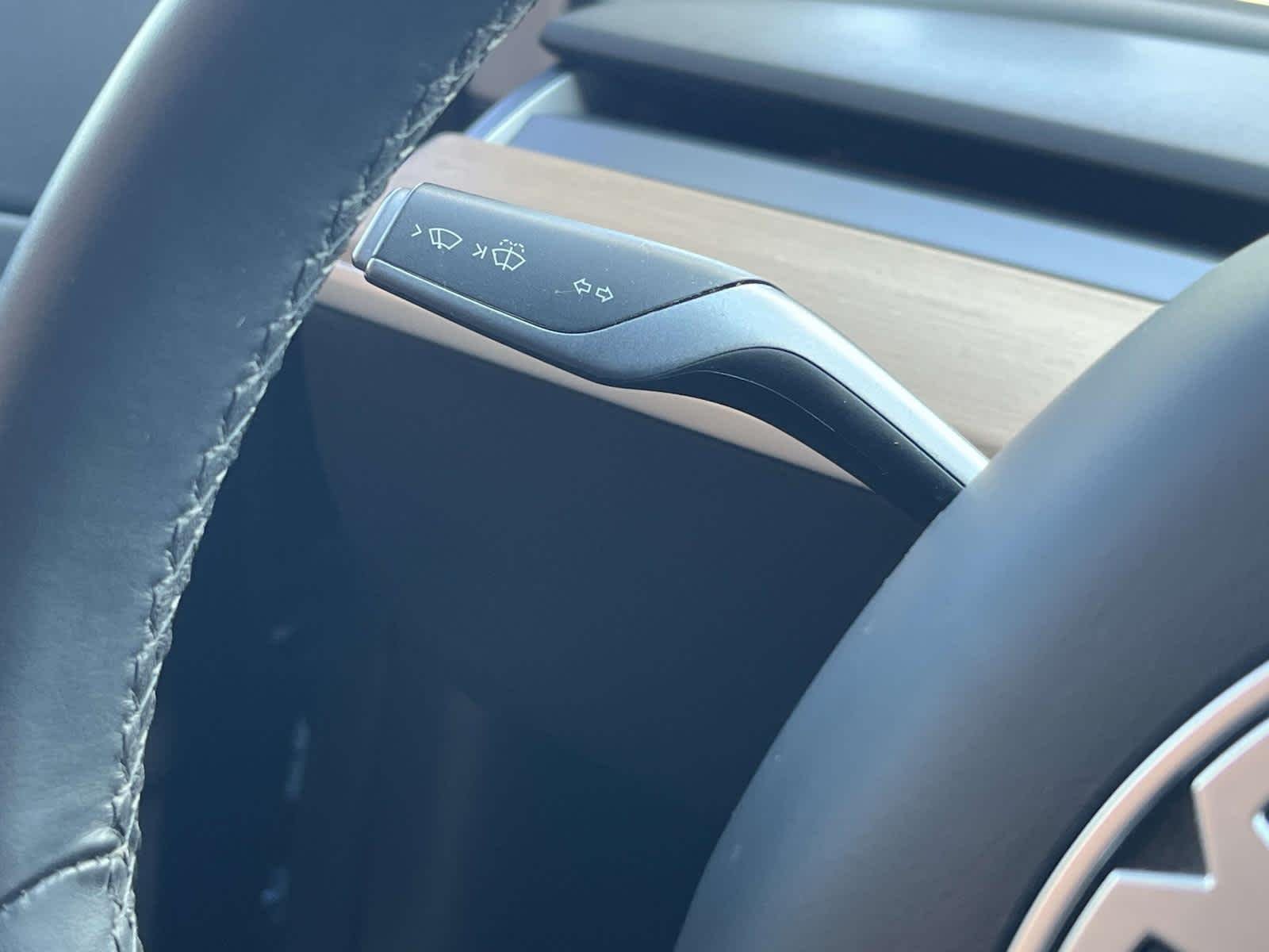 Used 2018 Deep Blue Metallic Tesla Long Range Battery image 34