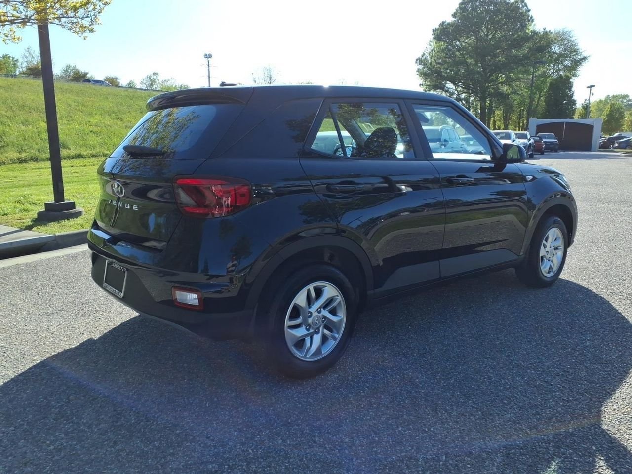New 2026 Onyx Black Hyundai SE image 6