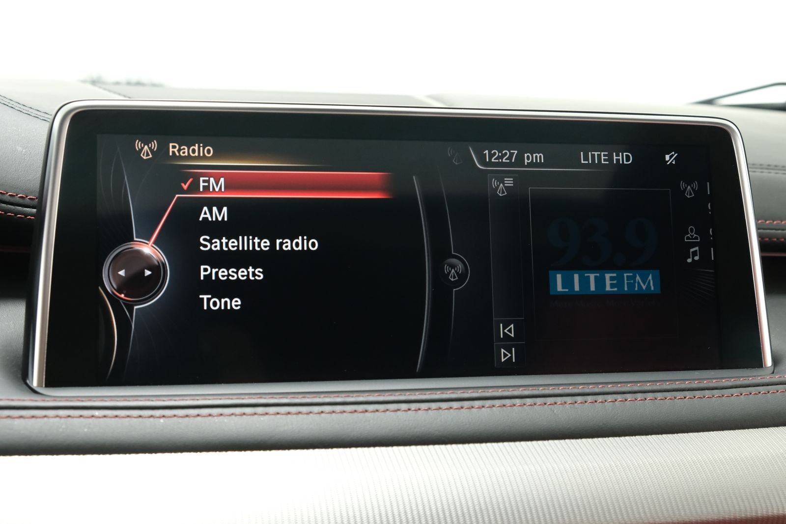 Used 2016 White Metallic BMW Base image 17