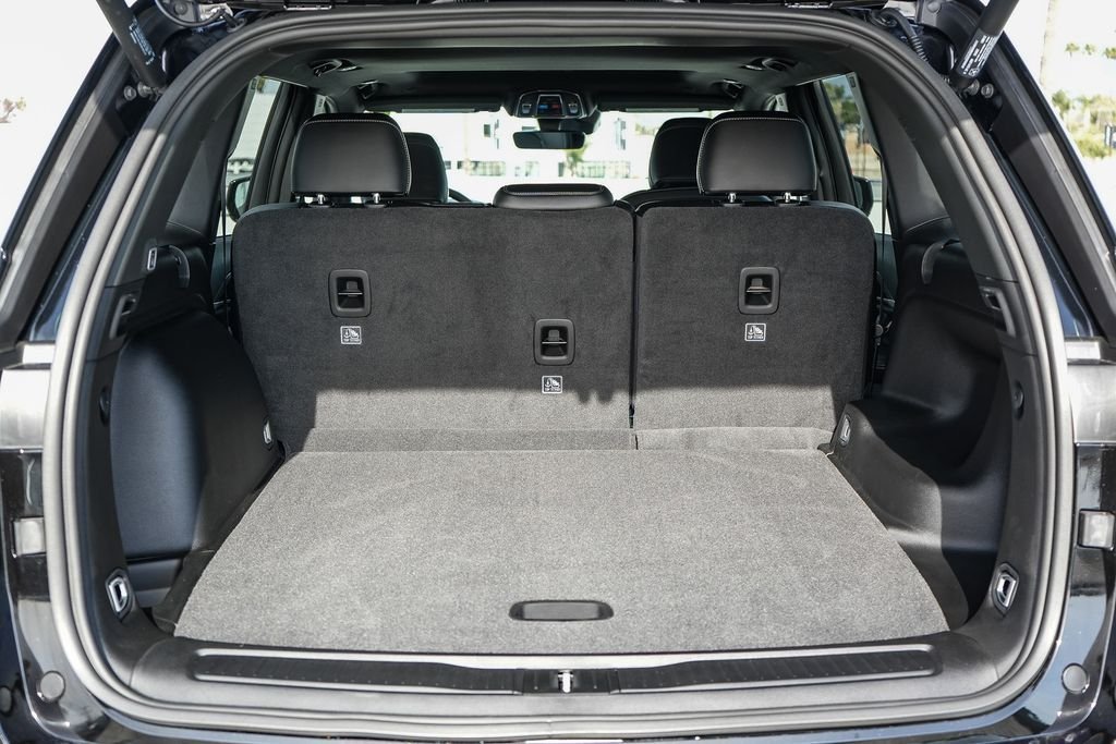 New 2026 Diamond Black Jeep Altitude image 26