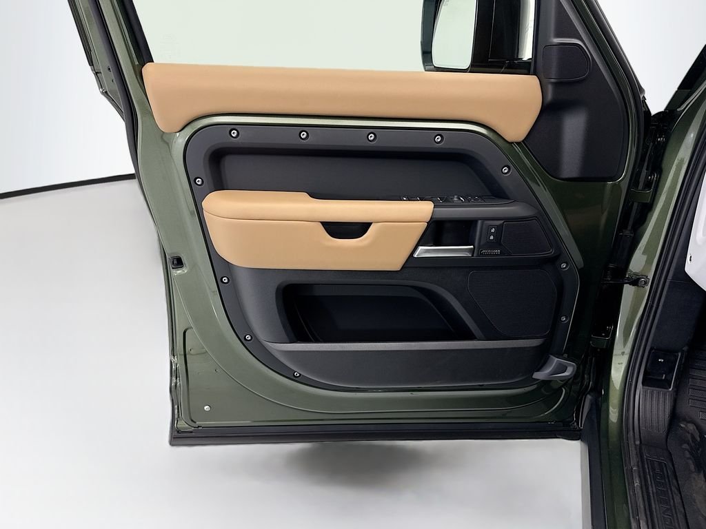 New 2026 Woolstone Green LAND ROVER X-Dynamic SE image 23