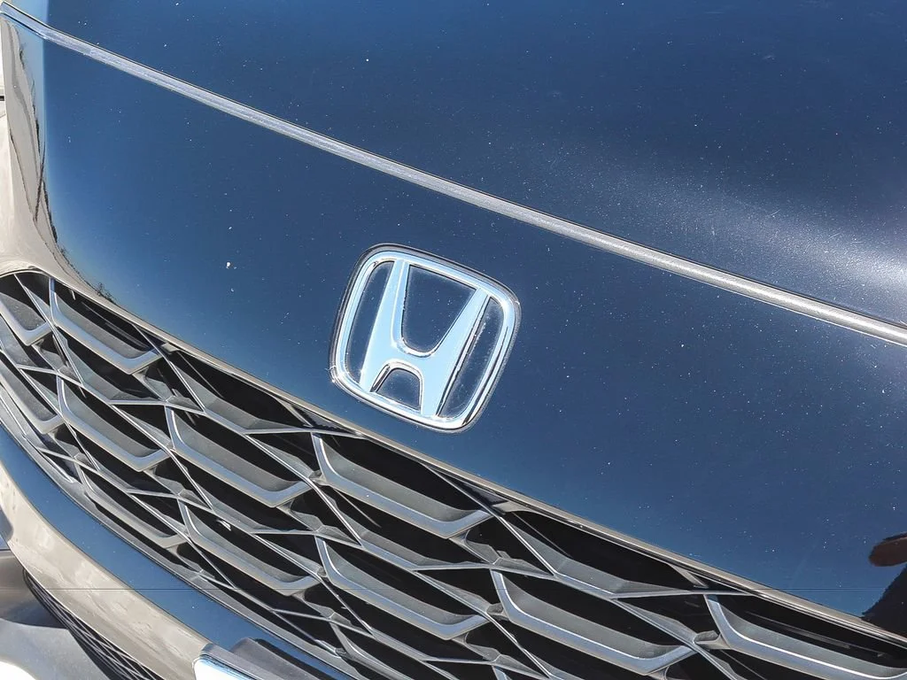 Certified Used 2025 Crystal Black Pearl Honda LX image 40