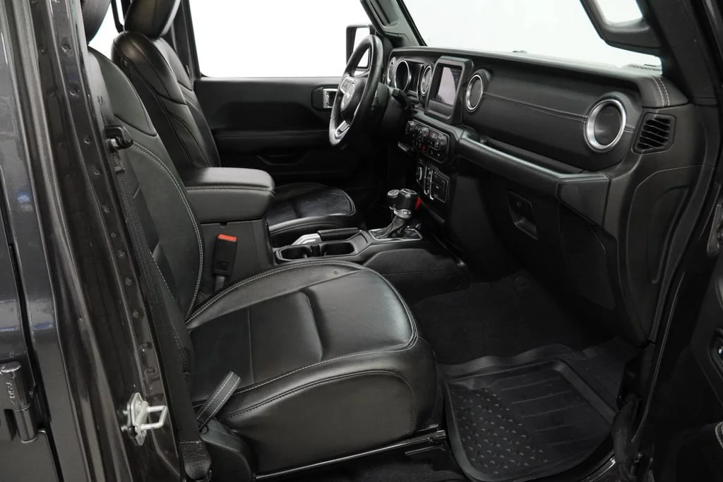 Used 2020 Gray Jeep Sahara 4x4 image 31