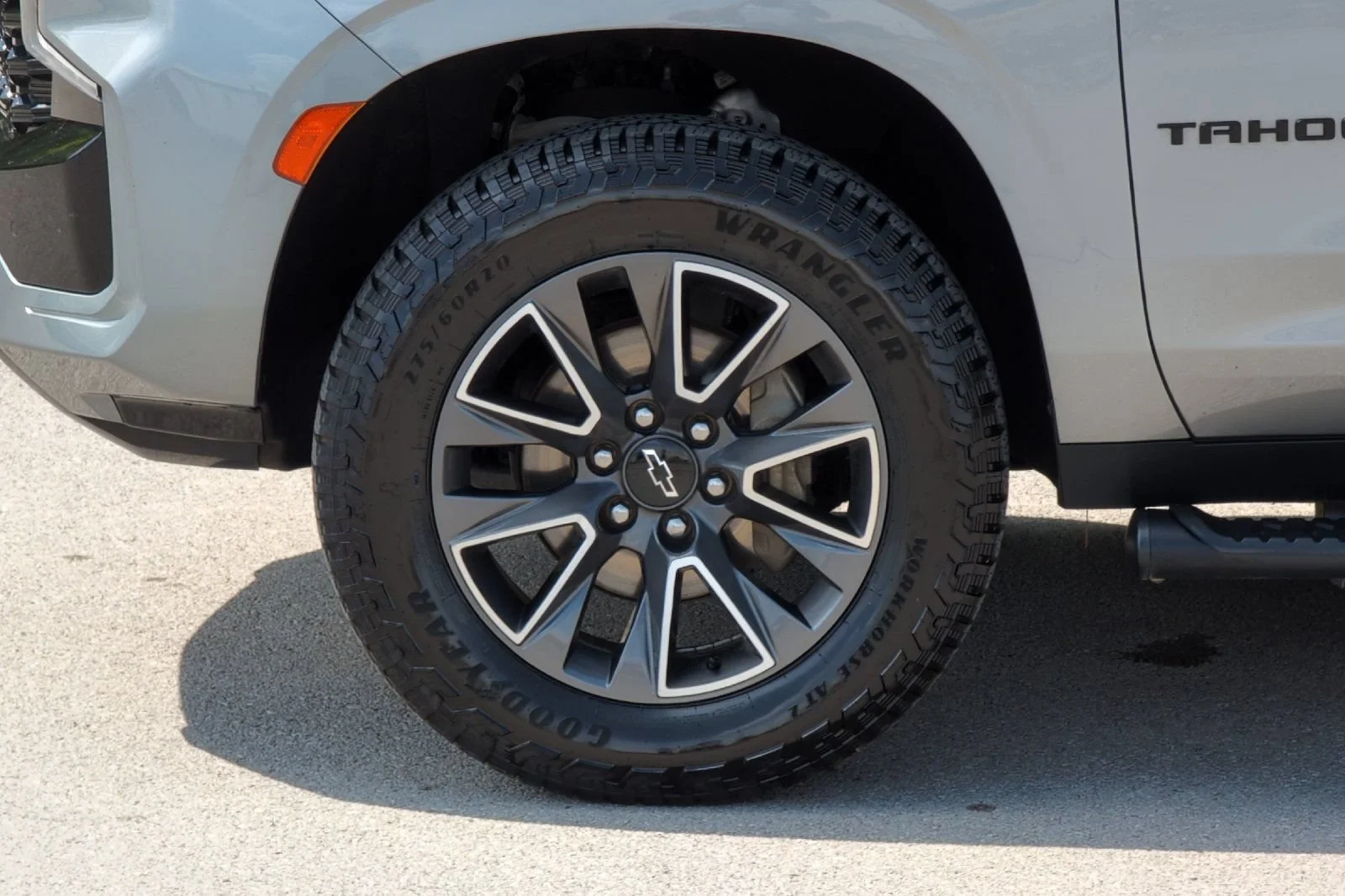 Used 2023 STERLING GRAY METALLIC Chevrolet Z71 image 29
