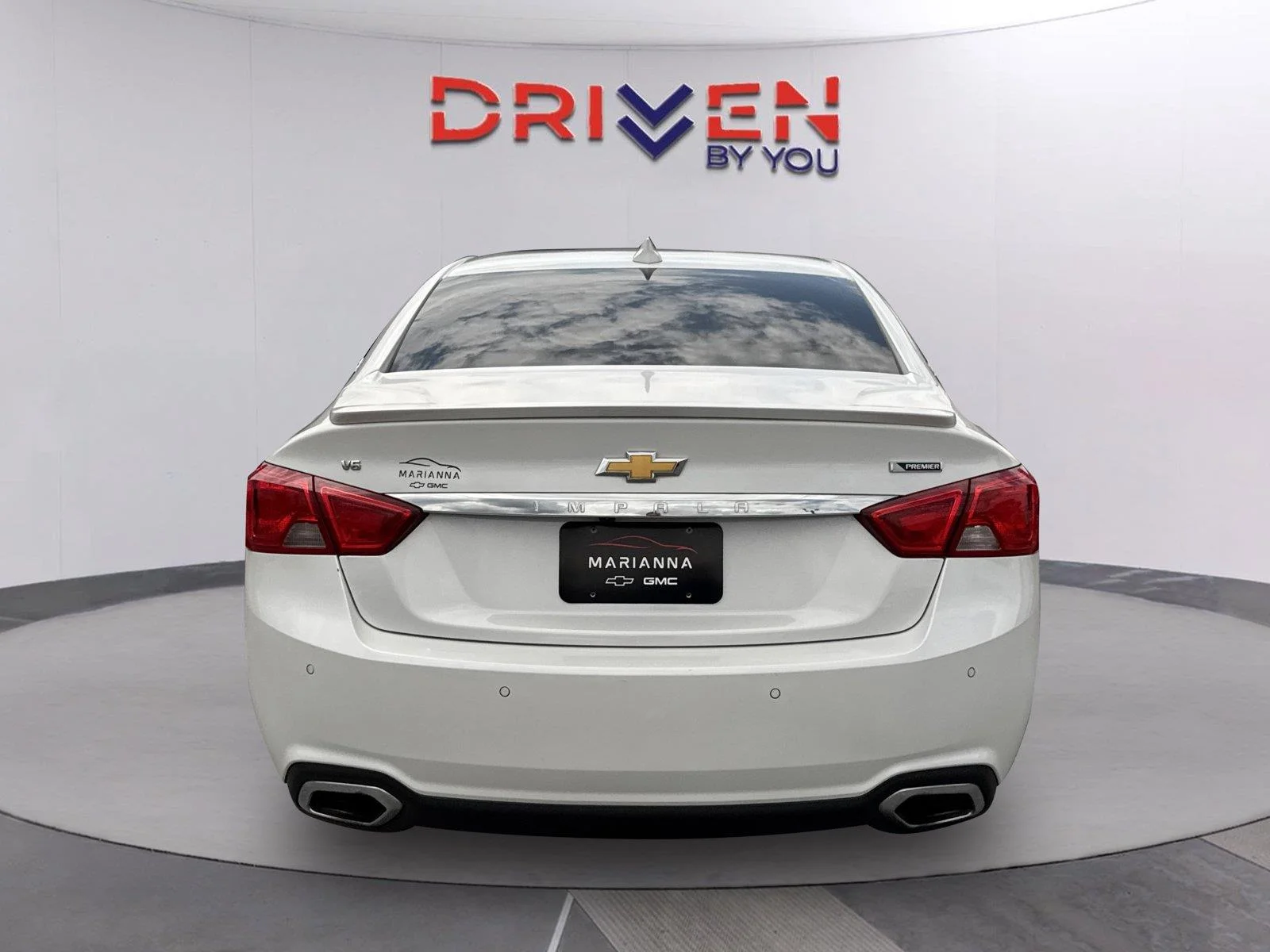 Used 2019 IRIDESCENT PEARL TRICOAT Chevrolet Premier image 5