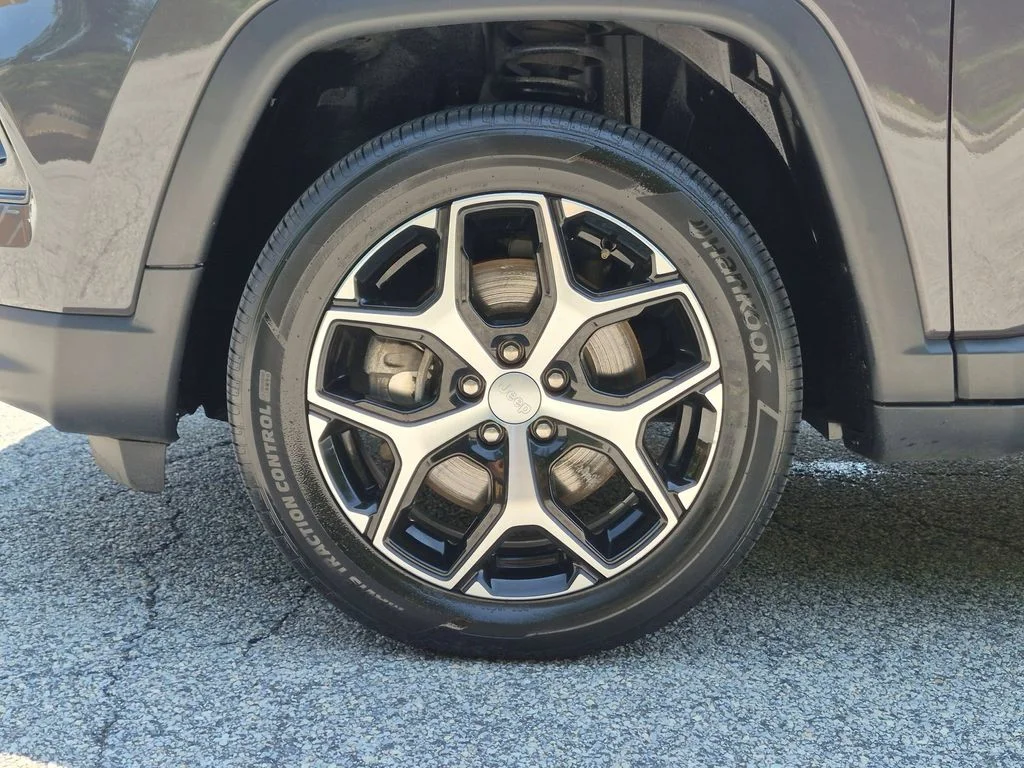 Used 2024 Gray Jeep Limited image 26