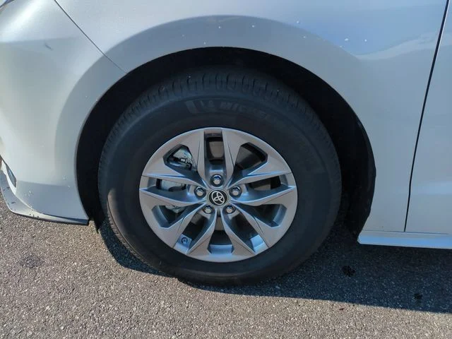 Used 2023 Beige Toyota XLE image 10