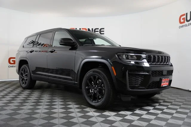 New 2026 Diamond Black Crystal Pearl-Coat Exterior Paint Jeep Altitude image 1