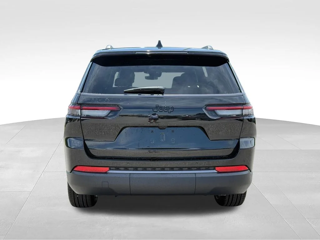 New 2026 Diamond Black Crystal Pearl-Coat Exterior Paint Jeep Limited image 27