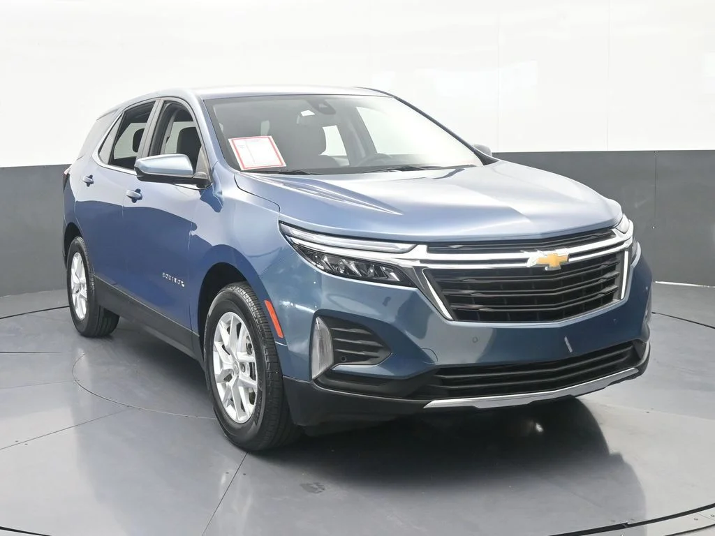 Used 2024 Lakeshore Blue Metallic Chevrolet LT image 8