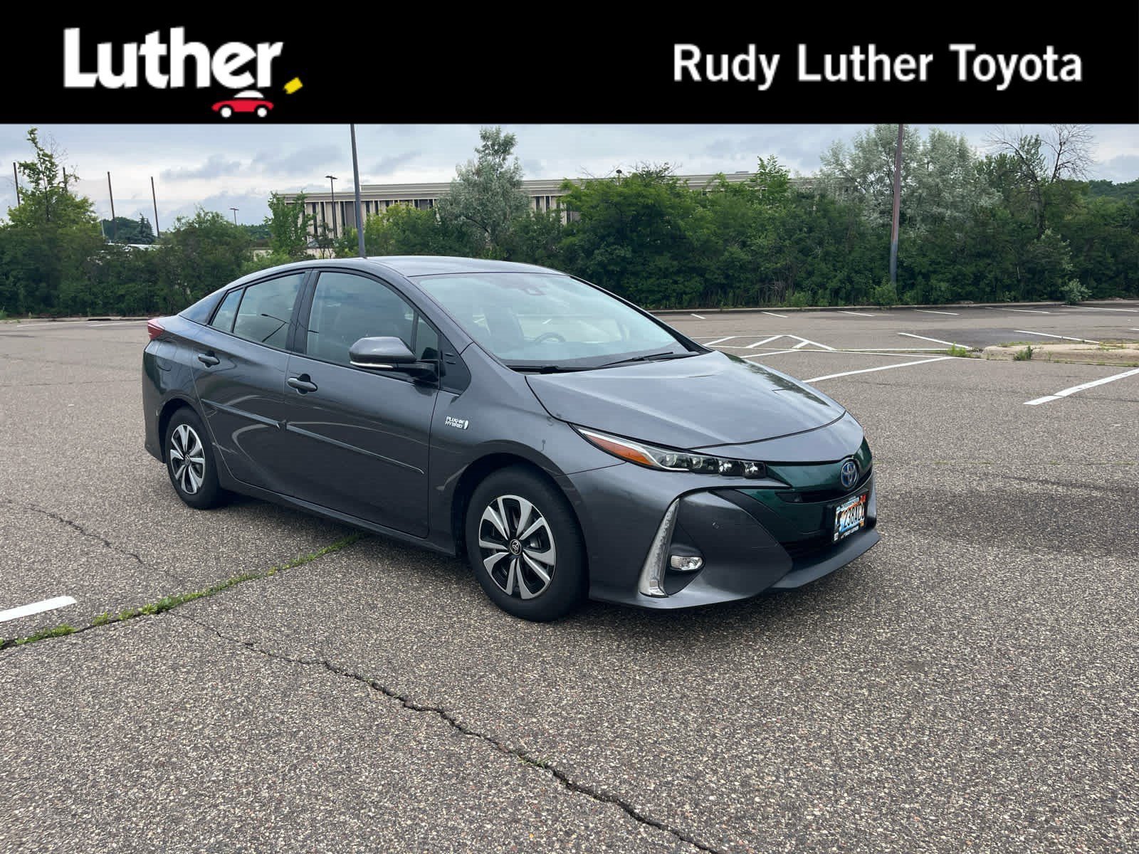 Used 2017 Magnetic Gray Metallic Toyota Advanced image 1
