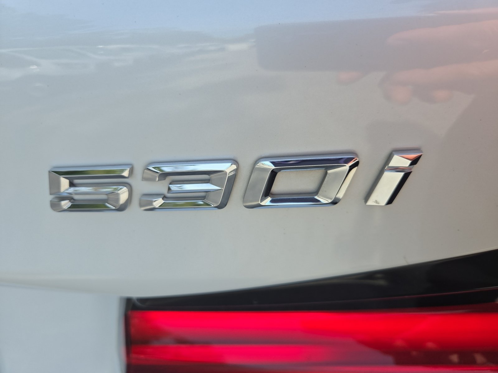 2022 BMW 5 Series 530i - Photo 16