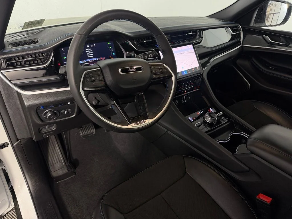 Used 2025 White Jeep Trailhawk 4xe image 12