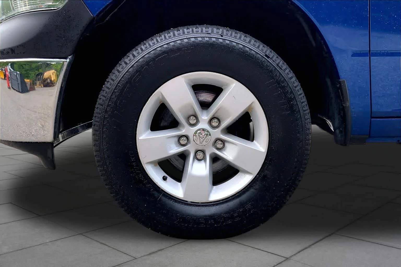 Used 2018 Blue Streak Pearlcoat Ram Tradesman image 11