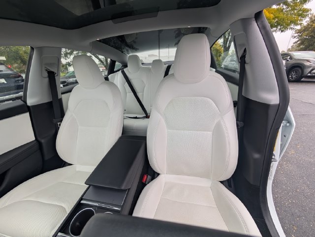 Used 2025 Pearl White Multi-Coat Tesla Long Range image 12