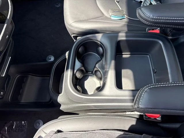 2026 Chrysler Pacifica Select - Photo 22