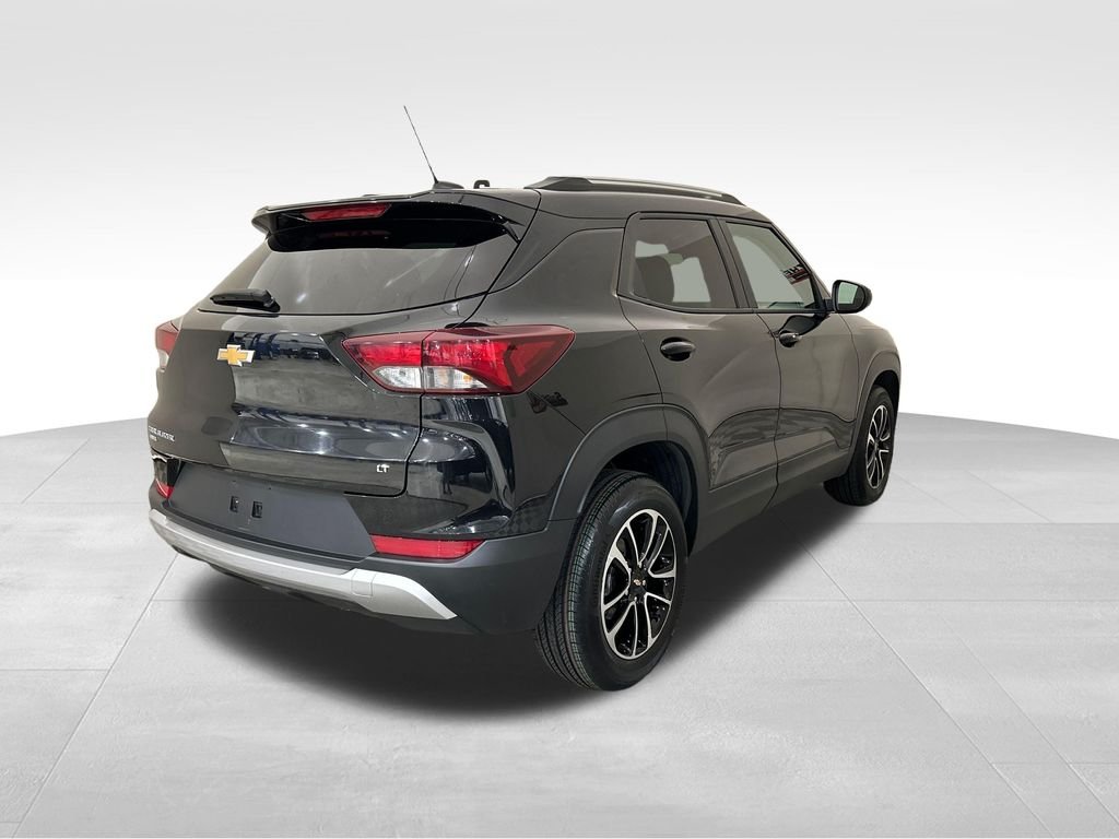 Used 2025 Black Chevrolet LT image 5