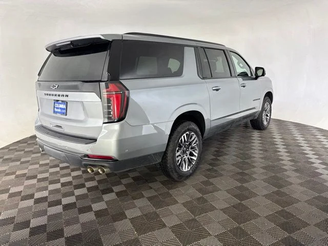 Used 2025 Gray Chevrolet Z71 image 5