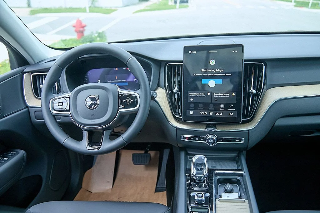 New 2026 Onyx Black Volvo Plus image 24