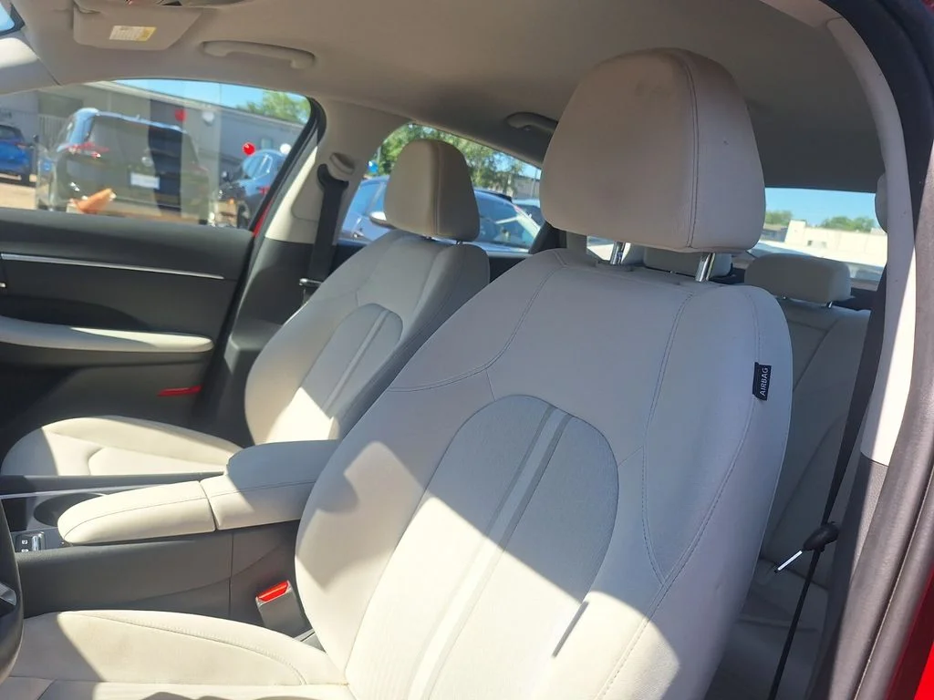 Used 2025 Red Hyundai SEL image 11