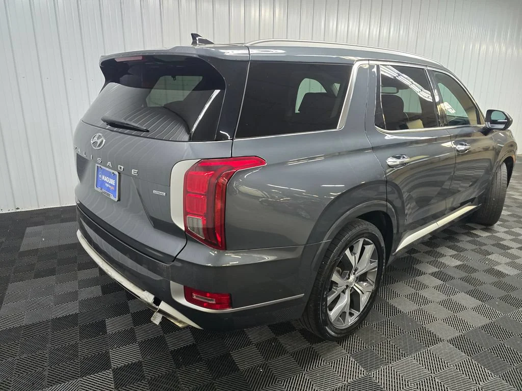 Used 2022 Gy Hyundai Limited image 12