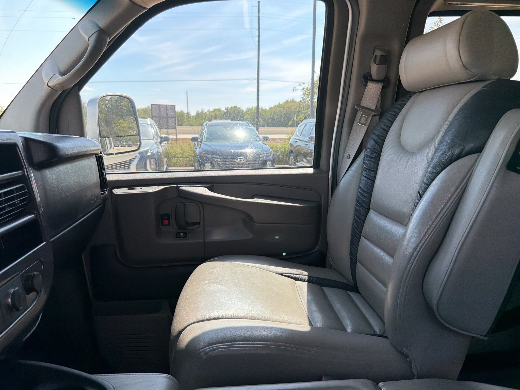 Used 2014 Quicksilver Metallic GMC Upfitter image 16
