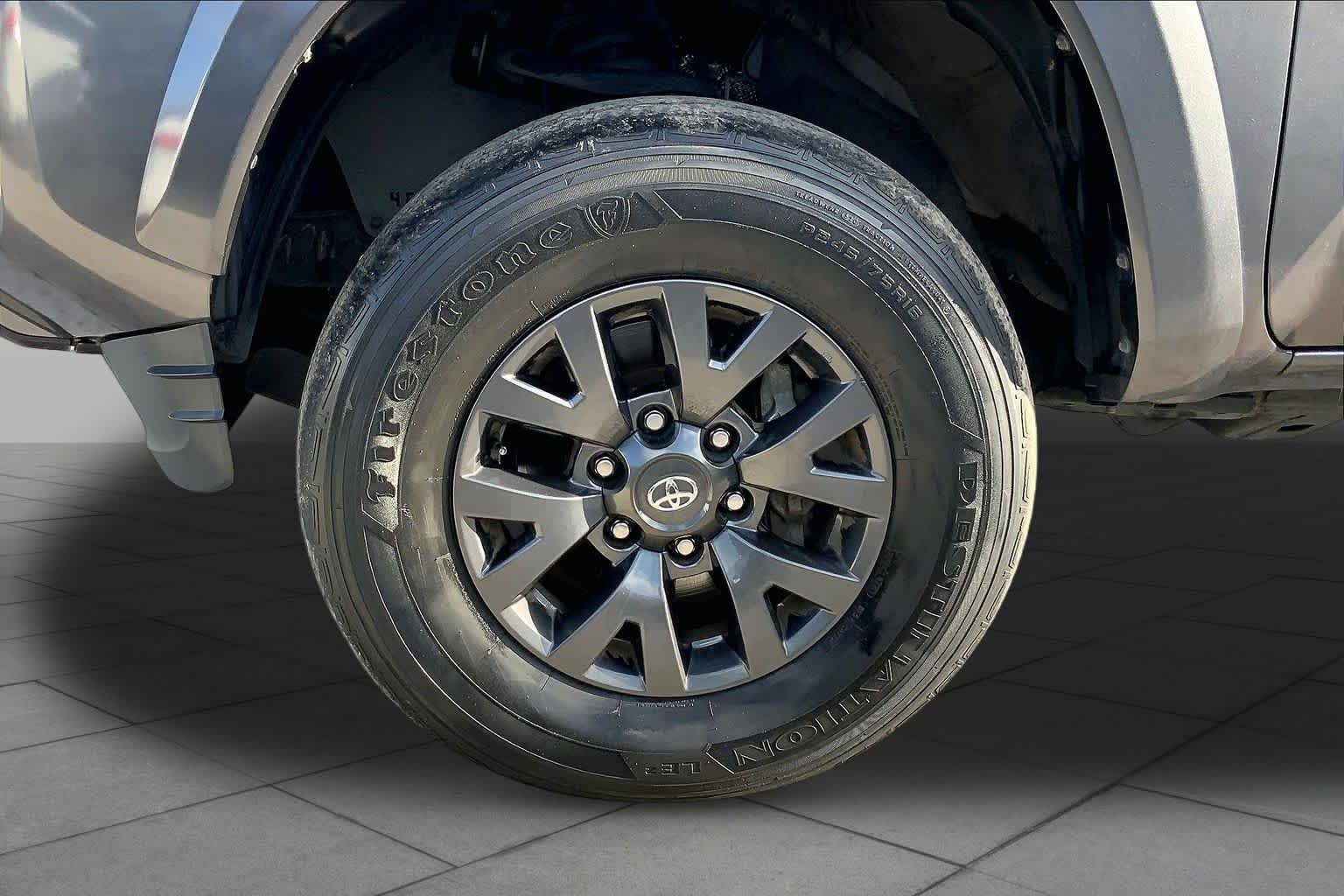 Used 2022 Magnetic Gray Metallic Toyota SR5 image 11